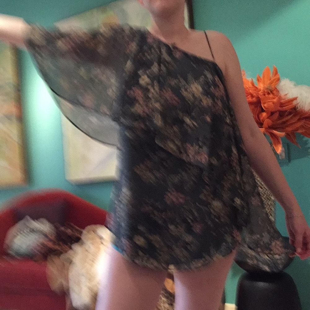 Top - Picture 3 of 3